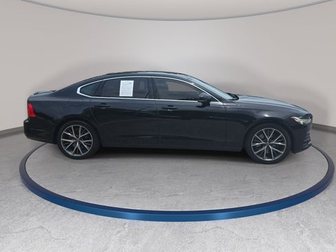 Used 2018 Volvo S90 T6 Momentum w/ Convenience Package AWD/4WD image 4