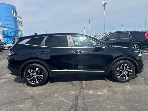 Used 2023 Kia Sportage EX image 12