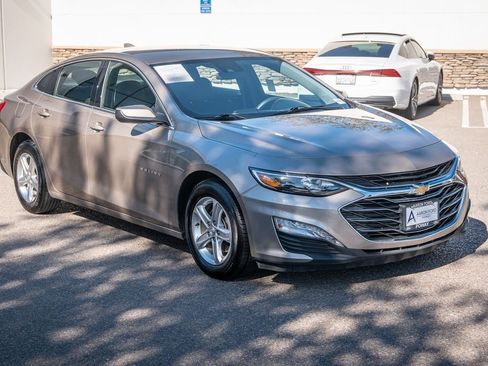 Used 2023 Chevrolet Malibu LT image 3