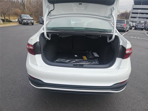 New 2026 Volkswagen Jetta SE image 5