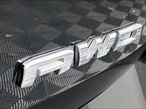 Used 2022 GMC Terrain SLE w/ Driver Convenience Package image 9