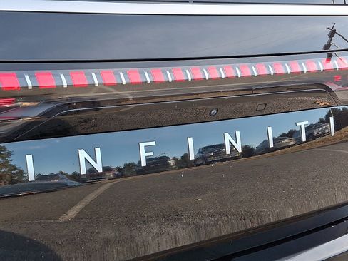 Certified 2025 INFINITI QX80 Sensory image 30