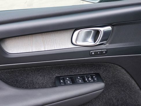 New 2026 Volvo XC40 B4 Core w/ Climate Package image 32