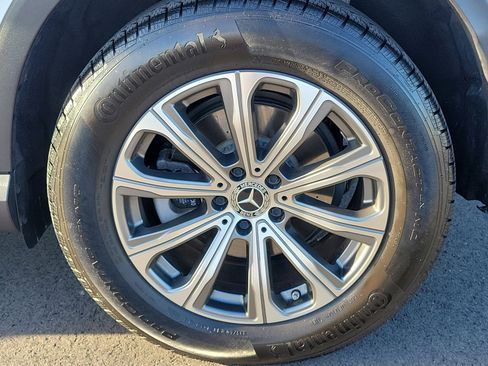 Used 2024 Mercedes-Benz GLC 300 4MATIC image 12