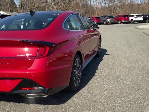 Used 2021 Hyundai Sonata Limited w/ Preferred Accessory Package image 8