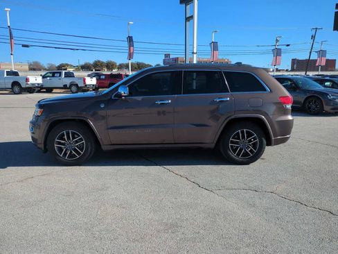 Used 2019 Jeep Grand Cherokee Overland image 5