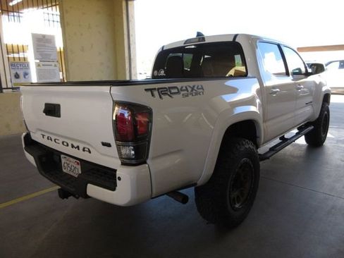 Used 2021 Toyota Tacoma TRD Sport w/ TRD Premium Sport Package image 3
