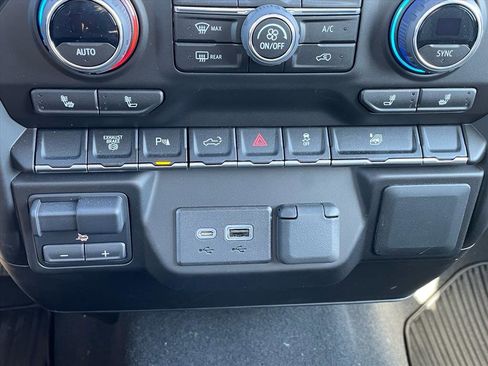 Used 2023 Chevrolet Silverado 2500 LT w/ Convenience Package image 13