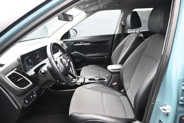 Used 2025 Kia Seltos S FWD image 5