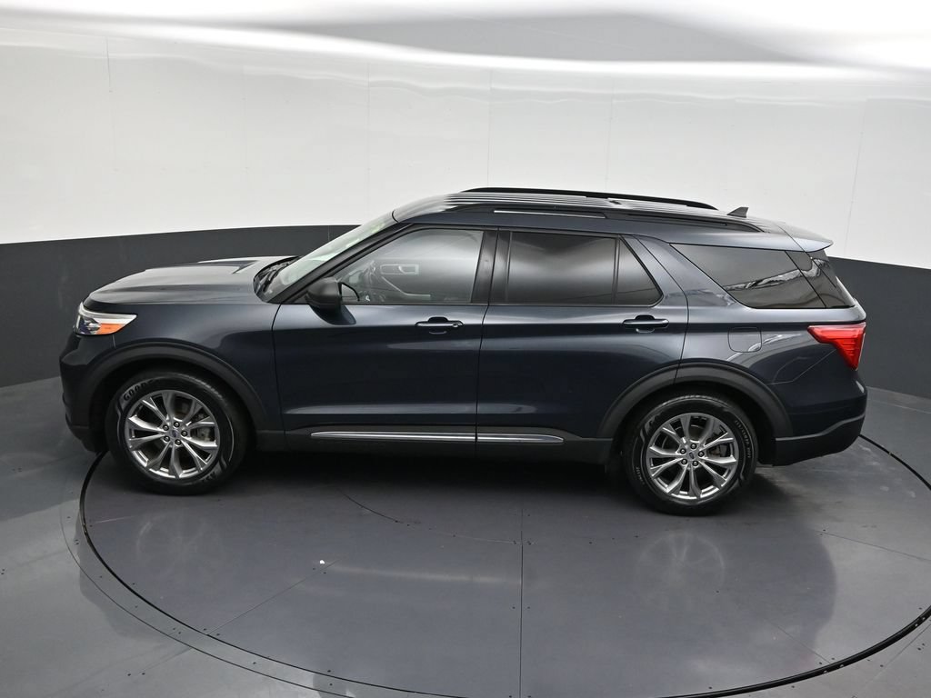Used 2022 Ford Explorer XLT w/ Equipment Group 202A RWD image 11