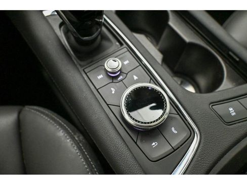 Certified 2024 Cadillac XT5 Premium Luxury image 28