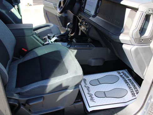 Used 2025 Ford Bronco Big Bend image 14