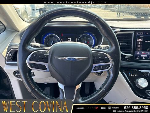 Used 2021 Chrysler Pacifica Touring-L w/ Premium & Safety Sphere Group AWD/4WD image 16