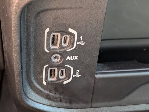 Used 2024 RAM 2500 Big Horn image 24