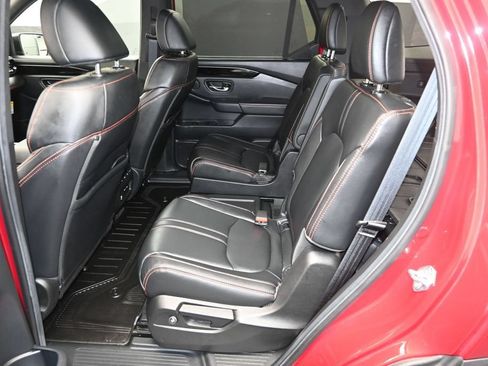 Certified 2025 Honda Pilot TrailSport image 12