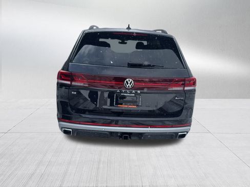 New 2026 Volkswagen Atlas Peak Edition image 4