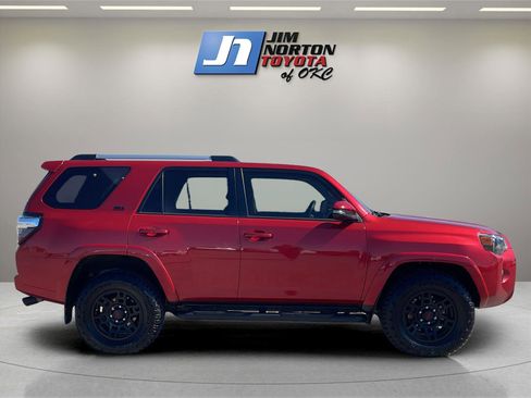 Used 2022 Toyota 4Runner SR5 Premium w/ Moonroof Package image 4