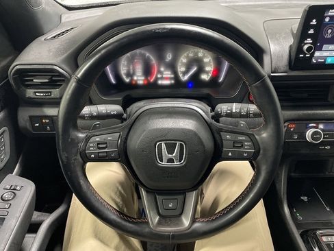 Used 2023 Honda Pilot TrailSport image 27