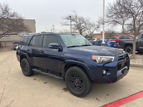 Used 2023 Toyota 4Runner SR5 Premium image 3