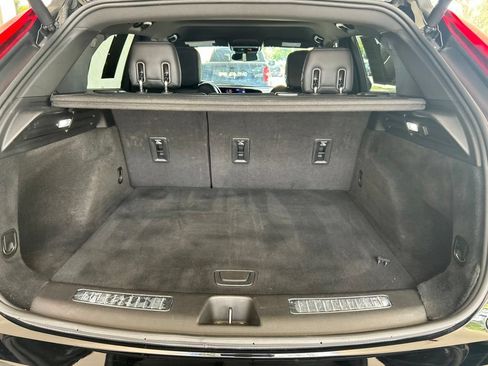 Used 2025 Cadillac XT4 Premium Luxury FWD image 37