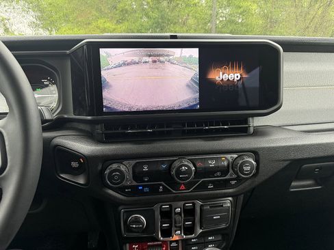 Used 2025 Jeep Wrangler Unlimited Sport S 4xe AWD/4WD image 9