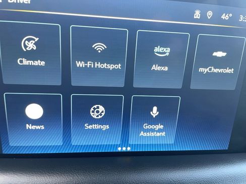 Used 2023 Chevrolet Suburban Z71 w/ Luxury Package image 16