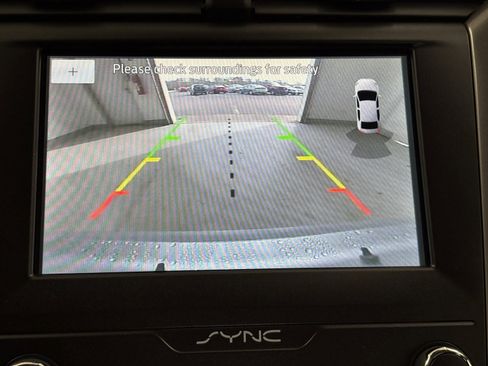 Used 2020 Ford Fusion SE image 12