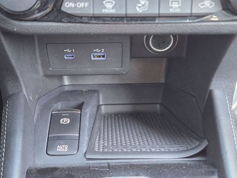 Used 2022 Nissan Kicks SV image 23