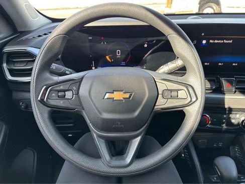 Used 2025 Chevrolet TrailBlazer LT AWD/4WD image 25