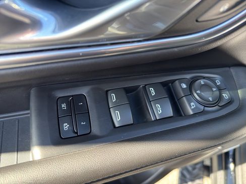 Used 2024 Chevrolet Tahoe Z71 w/ Luxury Package image 18