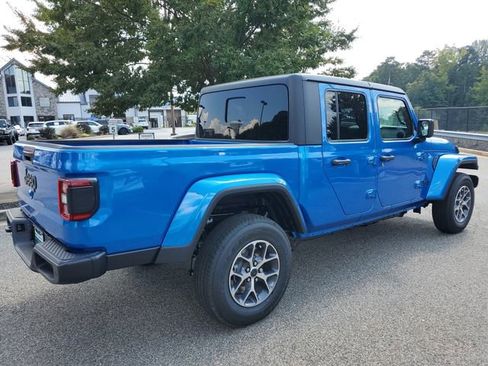 New 2025 Jeep Gladiator Sport image 6