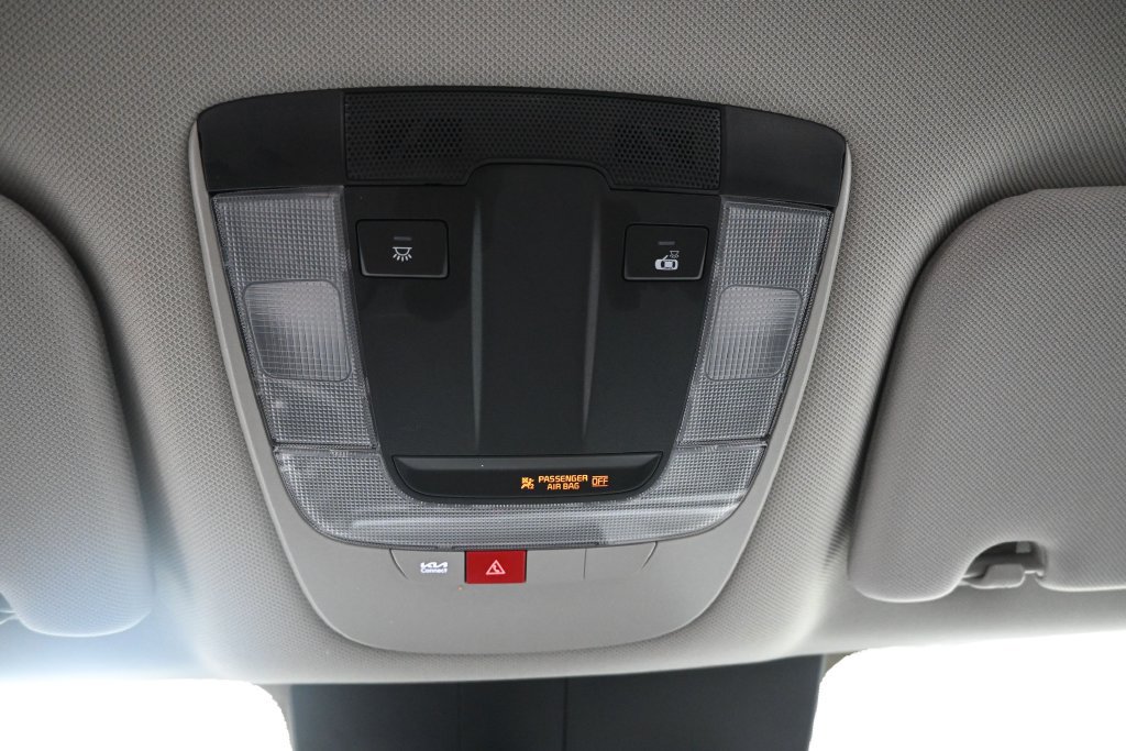 Used 2025 Kia Sorento LX FWD image 18