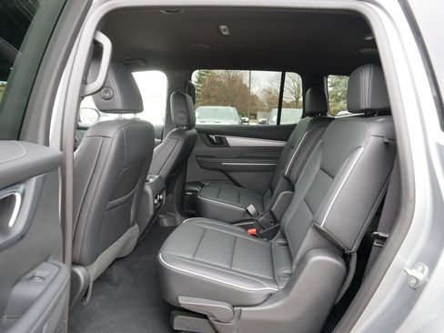 Used 2025 Buick Enclave Preferred image 34