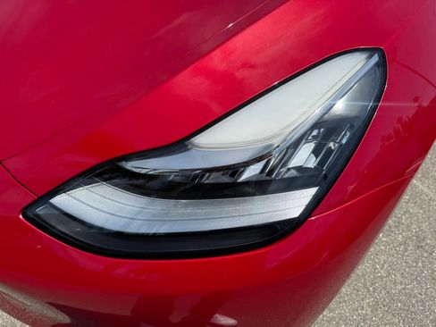 Used 2022 Tesla Model Y Long Range AWD/4WD image 41