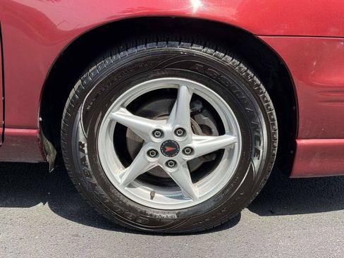 Used 2003 Pontiac Grand Prix SE w/ Equipment Group FWD image 26