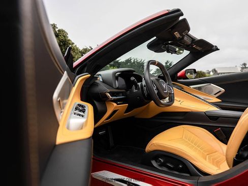 Used 2025 Chevrolet Corvette Stingray Premium Conv w/ 3LT RWD image 31