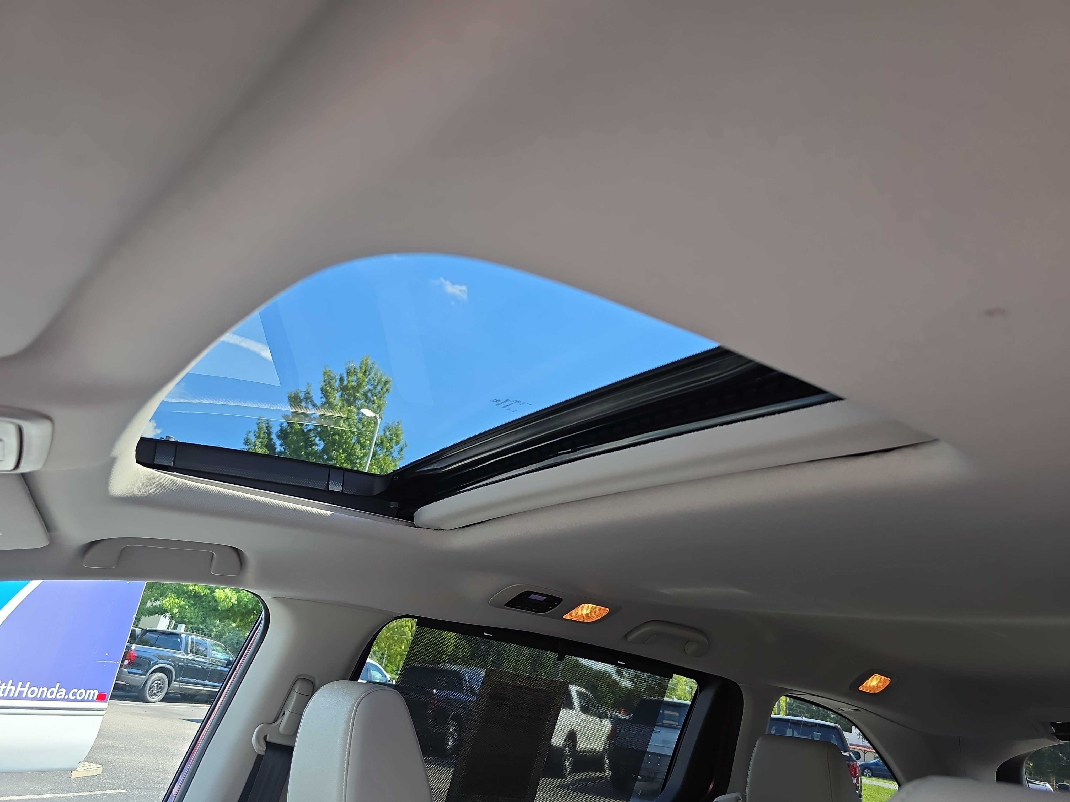 Used 2025 Honda Odyssey EX-L image 29