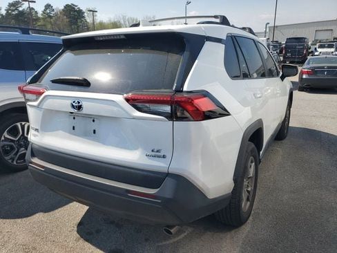 Used 2024 Toyota RAV4 LE image 8
