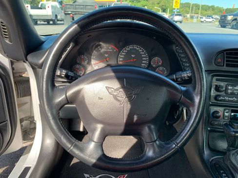 Used 1999 Chevrolet Corvette Coupe w/ Roof Pkg image 10