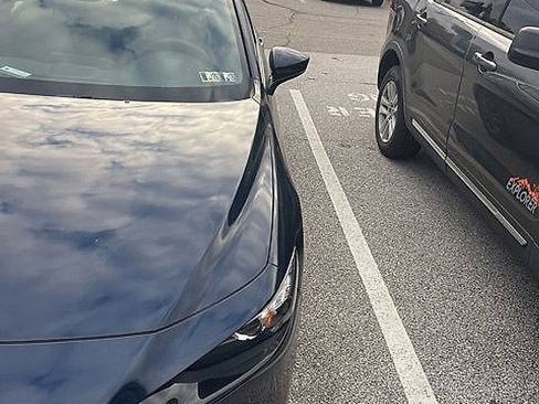 Used 2022 MAZDA MAZDA3 s image 9