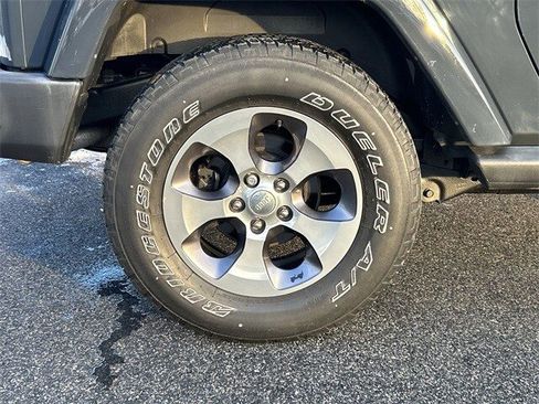 Used 2016 Jeep Wrangler Sahara w/ Connectivity Group image 12