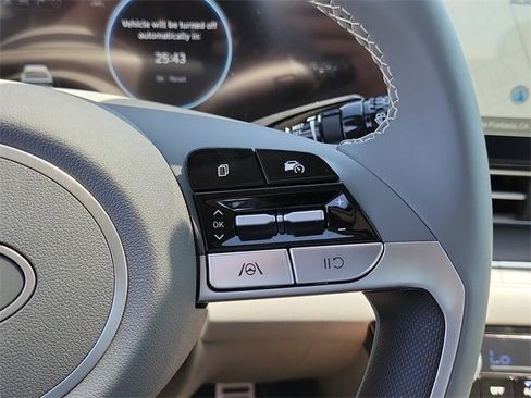 New 2025 Hyundai Elantra SEL image 5