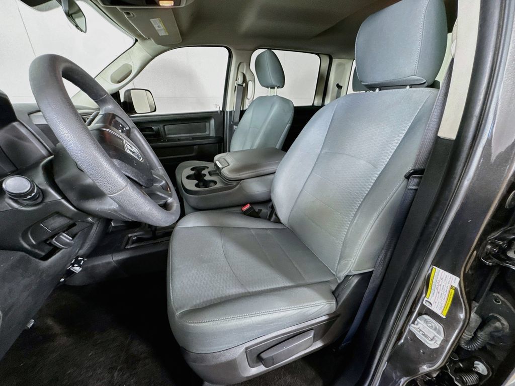 Used 2018 RAM 2500 Tradesman w/ Chrome Appearance Group AWD/4WD image 23