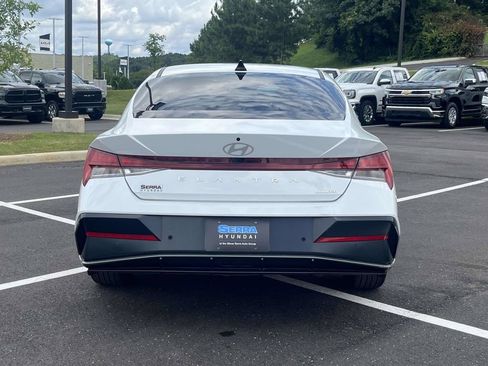 Certified 2024 Hyundai Elantra Limited FWD image 4