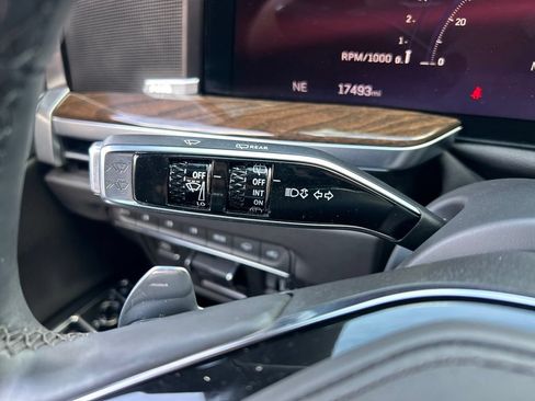Used 2025 Cadillac Escalade ESV Sport Platinum AWD/4WD image 62