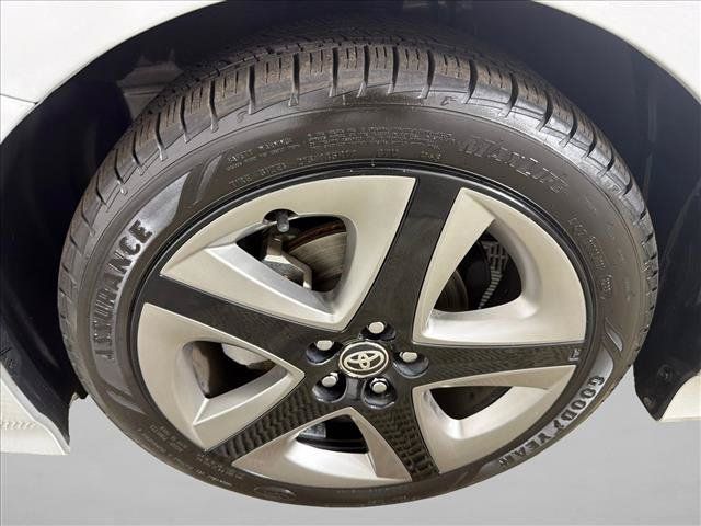 Used 2022 Toyota Prius XLE FWD image 11