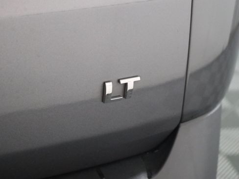Used 2020 Chevrolet Traverse LT FWD image 38