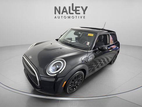 Used 2024 MINI Cooper 2-Door Hardtop image 9