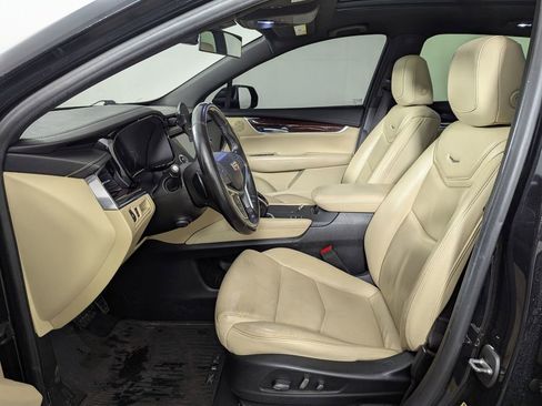 Used 2019 Cadillac XT5 Luxury AWD/4WD image 4