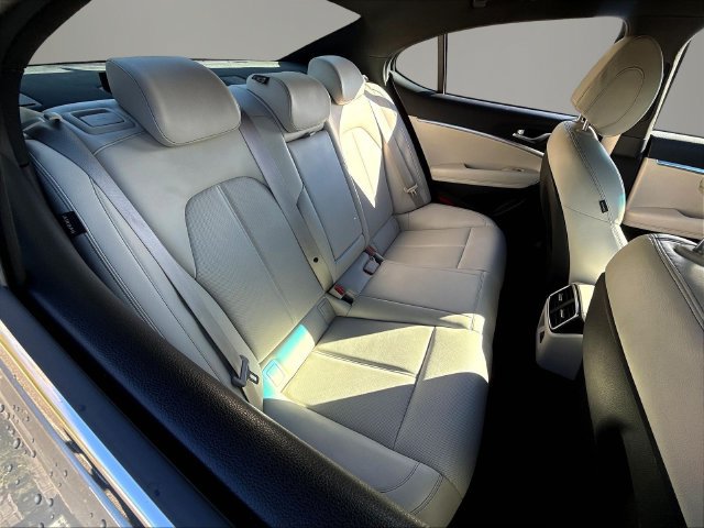 Used 2025 Genesis G70 2.5T RWD image 26